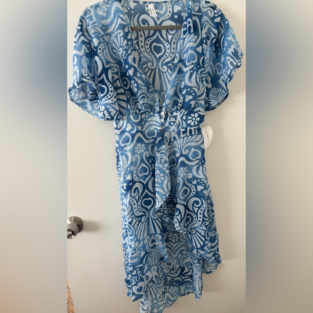 Blue white coverup